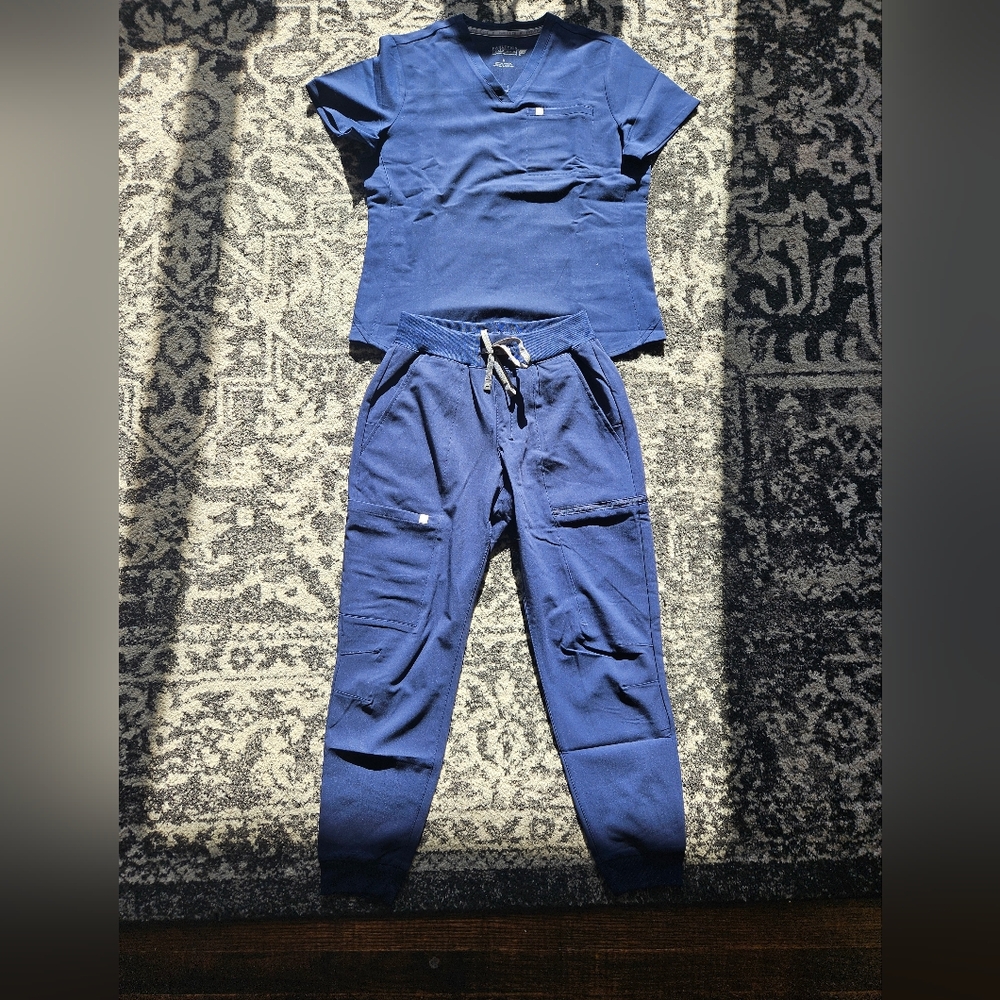 Fabletic Scrubs Size XS Pant S Top